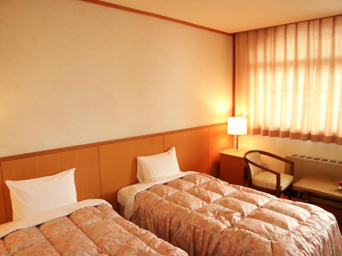 Hotel Sankt Moritz Shiga Shimotakai Bagian luar foto