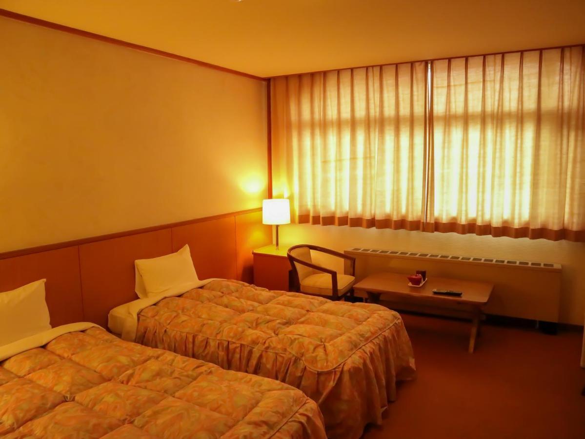 Hotel Sankt Moritz Shiga Shimotakai Bagian luar foto