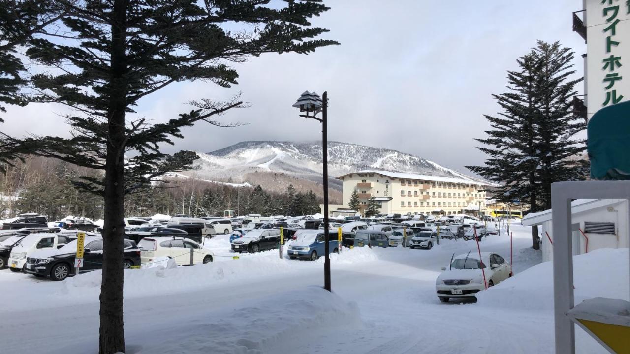 Hotel Sankt Moritz Shiga Shimotakai Bagian luar foto