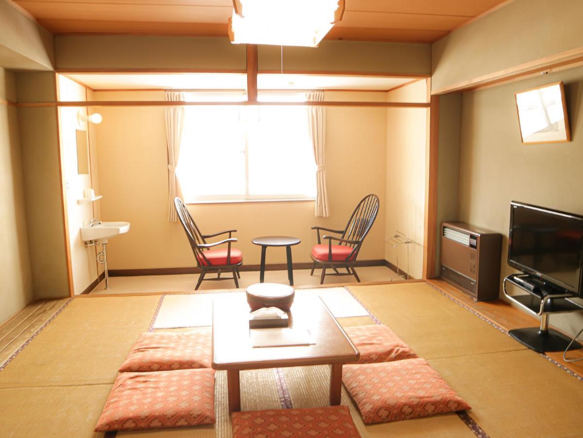 Hotel Sankt Moritz Shiga Shimotakai Bagian luar foto
