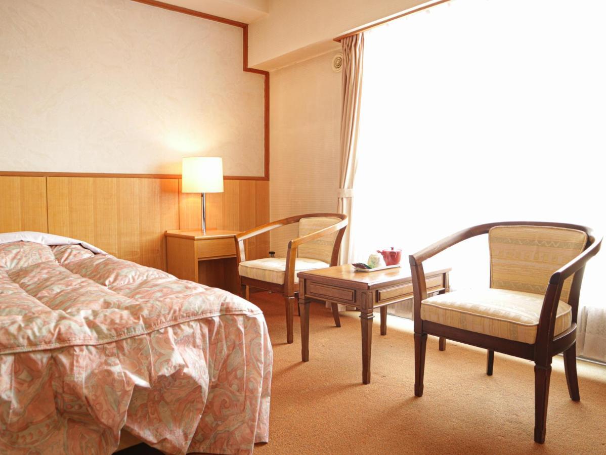 Hotel Sankt Moritz Shiga Shimotakai Bagian luar foto
