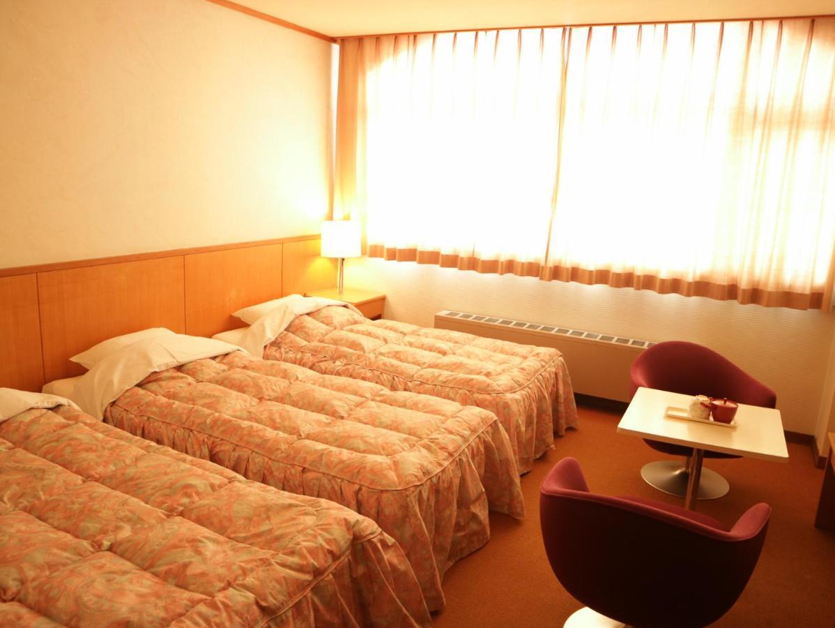Hotel Sankt Moritz Shiga Shimotakai Bagian luar foto